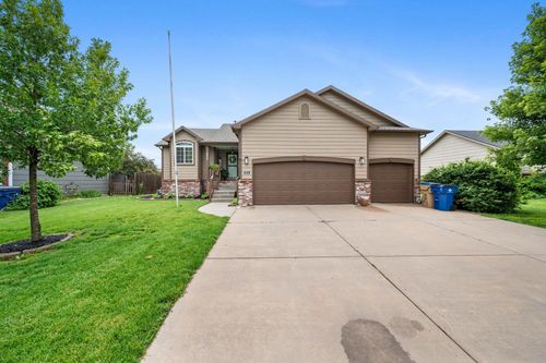 655 Cedar, Benton, KS, 67017-9374 | Card Image