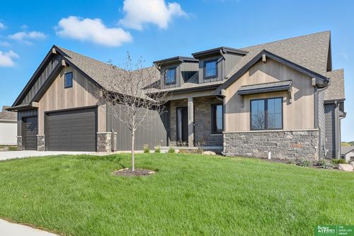 10955 S 102nd St, Papillion, NE, 68046-7064 | Card Image