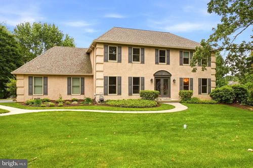 525 Beaumont Cir, WEST CHESTER, PA, 19380-6437 | Card Image