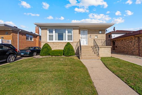 607 Hoxie Ave, Calumet City, IL, 60409-3826 | Card Image