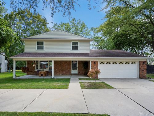 29357 Geraldine Ct, Farmington Hills, MI, 48336-2103 | Card Image