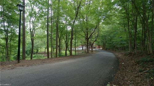 9-3300 Starlight Dr, Winston Salem, NC, 27107 | Card Image