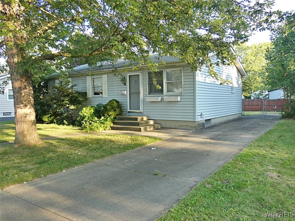 Revere Ave, North Tonawanda, NY 14120