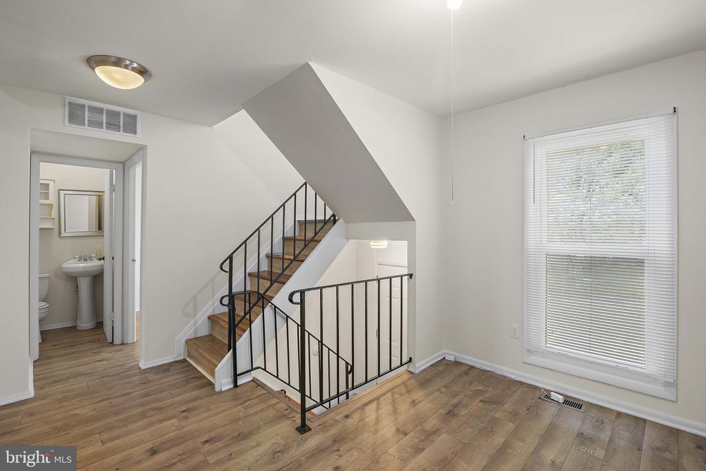 Residential Lease in EDGEWOOD 3