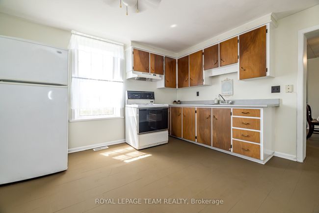 2106 Dunrobin Rd, House other with 3 bedrooms, 2 bathrooms and 8 parking in Dunrobin ON | Image 13