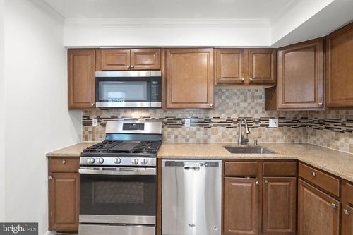 2407 Alsop Ct, RESTON, VA, 20191-3021 | Card Image