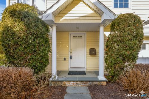 18-18 Auburn Street, Norwalk, CT, 06854 | Card Image