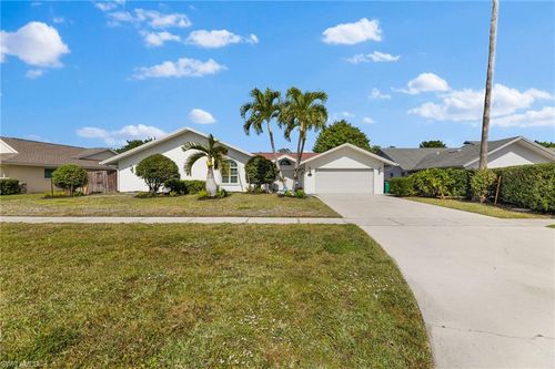 3-2467 Pine Woods Cir, NAPLES, FL, 34105-2537 | Card Image