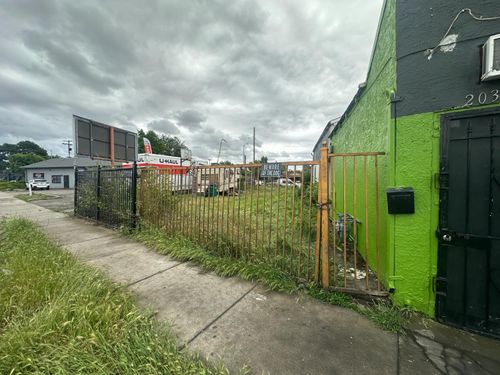 2040 E Main St, Stockton, CA, 95205-5648 | Card Image