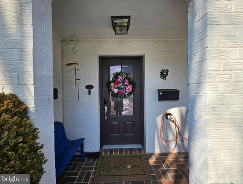 315 N Maple Ave, Falls Church, VA, 22046-3423 | Card Image