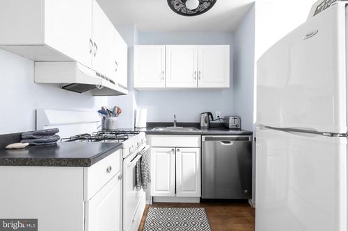 2-3452 Elm Ave, BALTIMORE, MD, 21211-2417 | Card Image