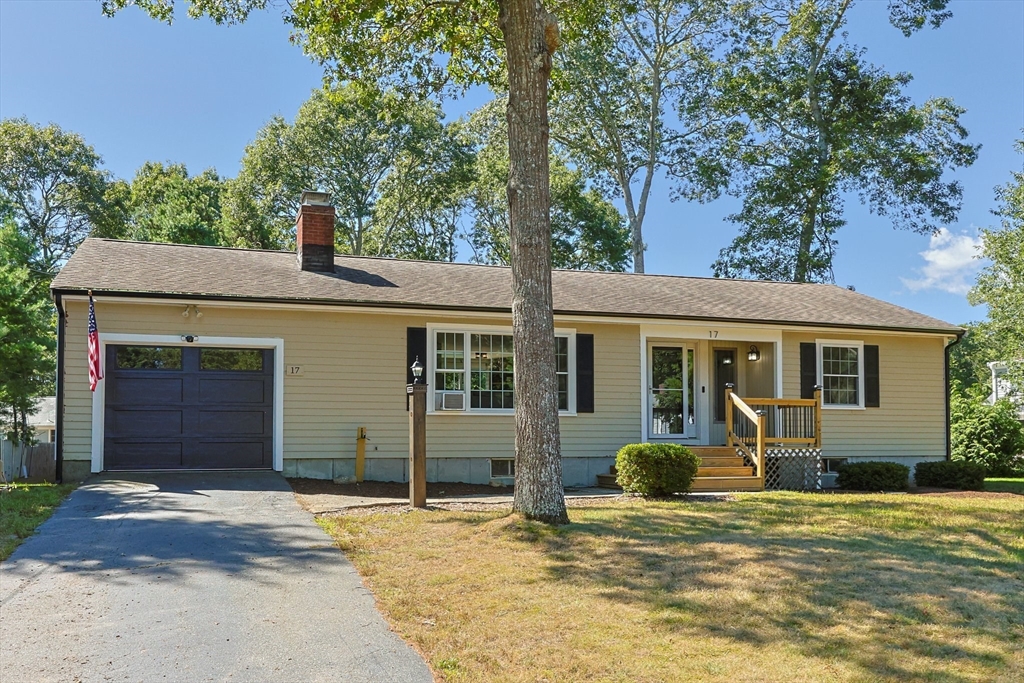 Cyrus Dr, Centerville, MA 02632