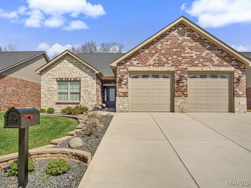 2049 Ravenel, Swansea, IL, 62226-2004 | Card Image