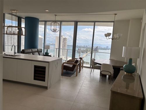 2106-1400 Biscayne Blvd, Miami, FL, 33132-1695 | Card Image