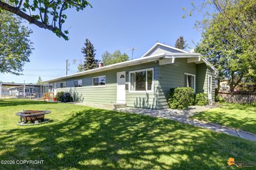 712 Cedar St, Anchorage, AK, 99501-1211 | Card Image