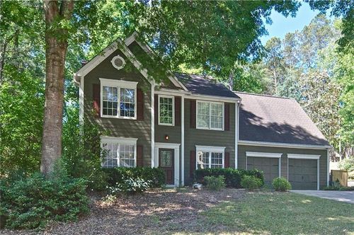 8004 Huntcliff Rd, Woodstock, GA, 30189-6641 | Card Image