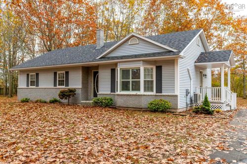 1224 Maple St, Waterville, NS, B0P1V0 | Card Image