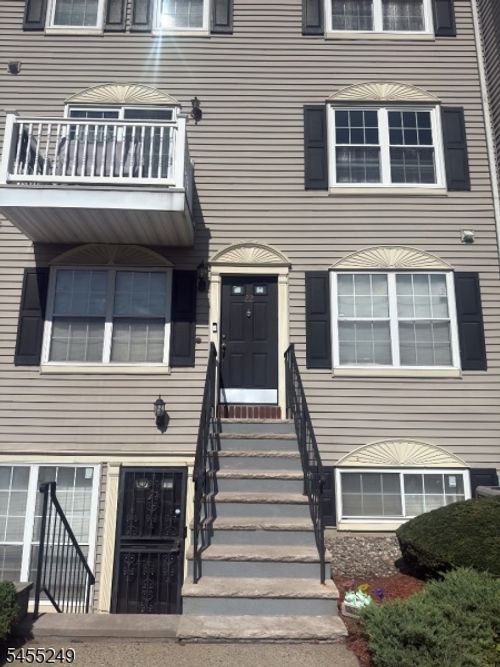 22 Seton Hall Dr, Newark, NJ, 07103-6009 | Card Image