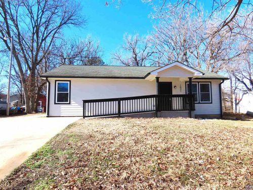 1021 Sw Boswell Ave, Topeka, KS, 66604-1413 | Card Image