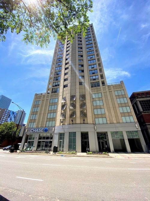 811-600 Dearborn St, Chicago, IL, 60654-6287 | Card Image