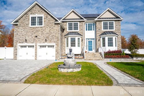 2 Hitching Post Pl, Monroe, NJ, 08831-5364 | Card Image