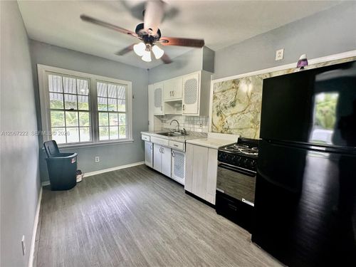 4-1260 Ne 115th St, Miami, FL, 33161-6823 | Card Image