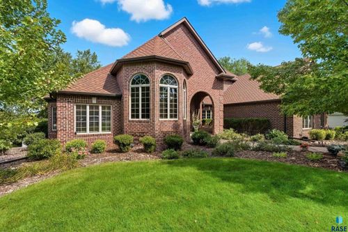 8516 E Willow Ridge Pl, Sioux Falls, SD, 57110-7563 | Card Image