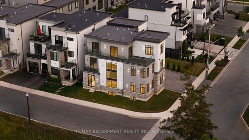 4 Sunrow Gate, Stoney Creek, ON, L8E5C2 | Card Image