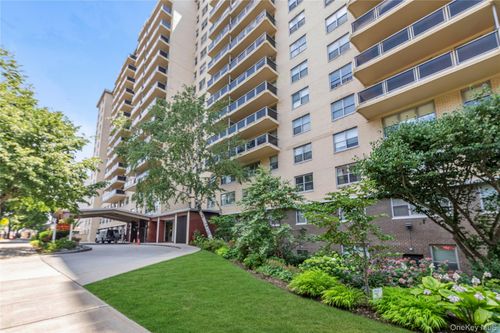 15u-175-20 Wexford Terrace, New York, NY, 11342 | Card Image