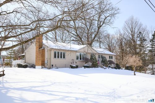 121 Campbell Rd, Trumbull, CT, 06611-3416 | Card Image