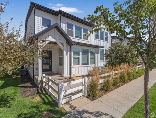 687 S Miller Ave, North Salt Lake, UT, 84054-1206 | Card Image