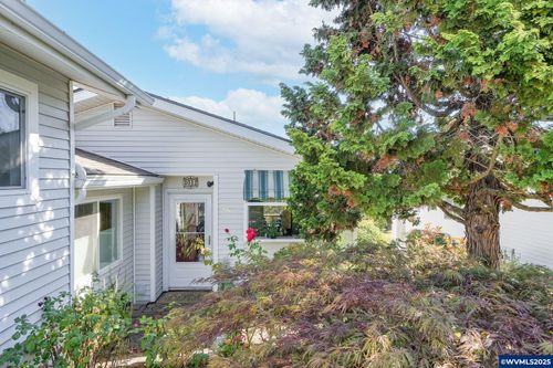 3012 Winslow Way Nw, Salem, OR, 97304-1122 | Card Image