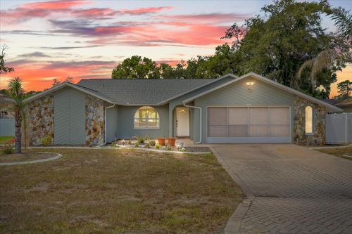 8166 Winding Oak Ln, SPRING HILL, FL, 34606-6933 | Card Image