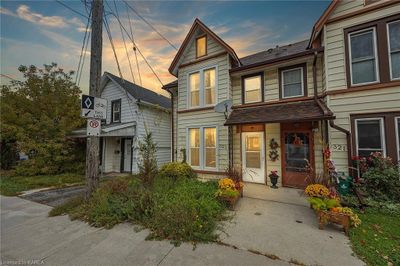 323 Montreal St, House other with 3 bedrooms, 1 bathrooms and 2 parking in Kingston ON | Image 2