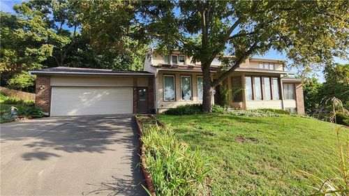 17604 W 67th Ter, Shawnee, KS, 66217-9558 | Card Image