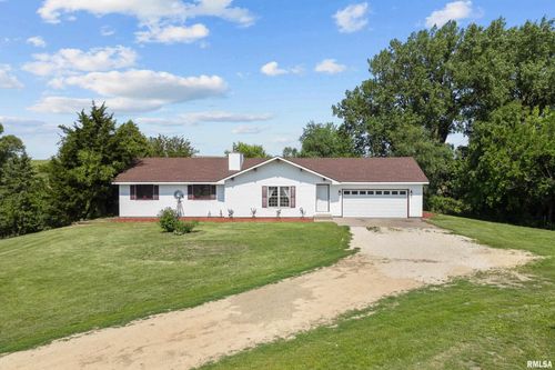 3796 160th St, Bryant, IA, 52727-9613 | Card Image