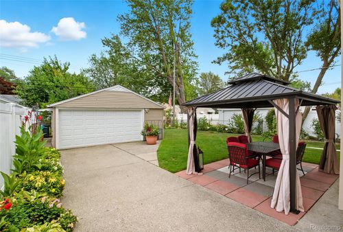 4176 Cummings Ave, Berkley, MI, 48072-3107 | Card Image