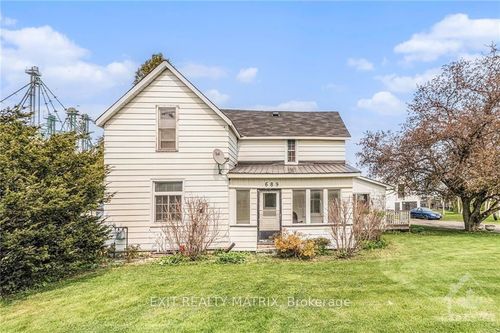 689 St Lawrence St, Winchester, ON, K0C2K0 | Card Image