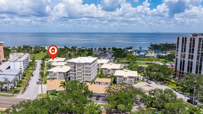 UNIT-6 - 1060 N Shore Dr Ne, Condo with 2 bedrooms, 2 bathrooms and null parking in ST PETERSBURG FL | Image 12