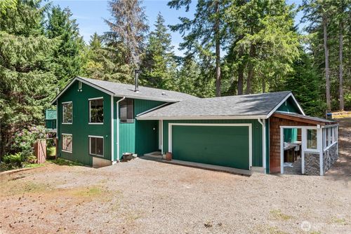 60 E Christmas Tree Pl, Belfair, WA, 98528-9565 | Card Image