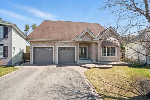 137 Beaumont Ave, Rockland, ON, K4K1R7 | Card Image