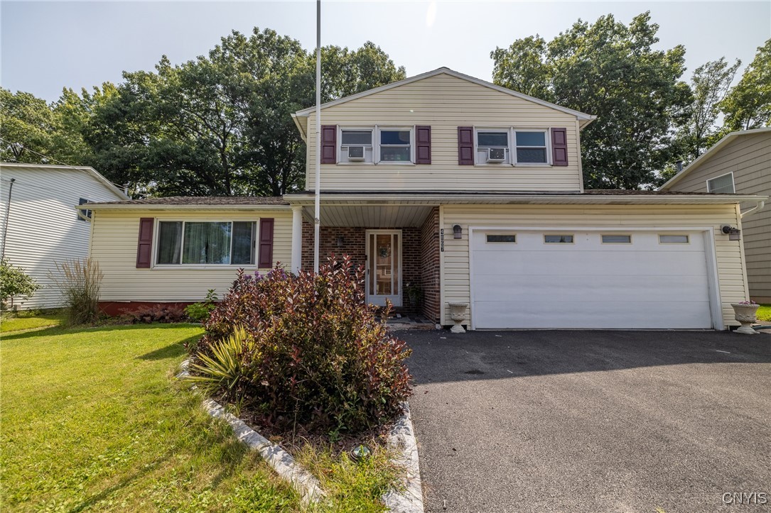 Driftwood Dr, Liverpool, NY 13088