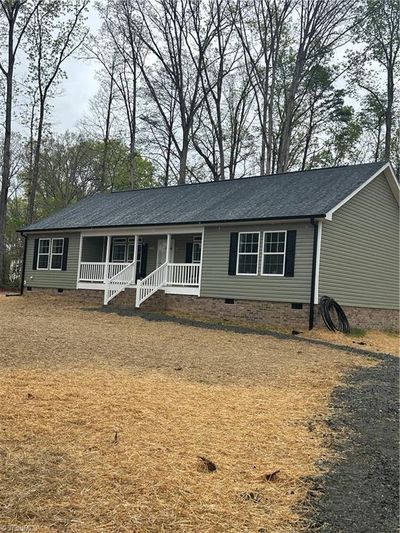 2684 Us Highway 21, House other with 3 bedrooms, 2 bathrooms and null parking in Hamptonville NC | Image 2