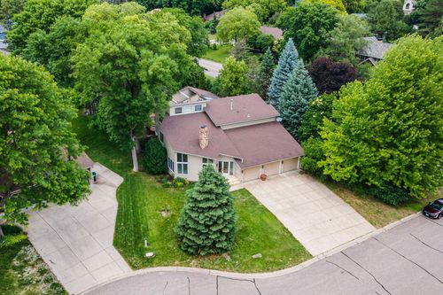 10300 27th Ave N, Plymouth, MN, 55441-3208 | Card Image