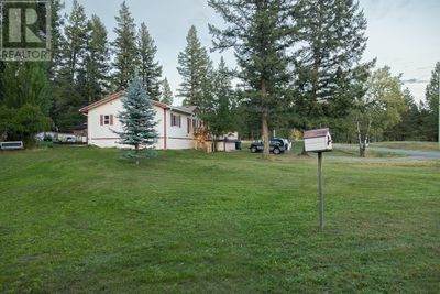 5079 Block Dr, House other with 2 bedrooms, 2 bathrooms and null parking in 108 Mile Ranch BC | Image 2