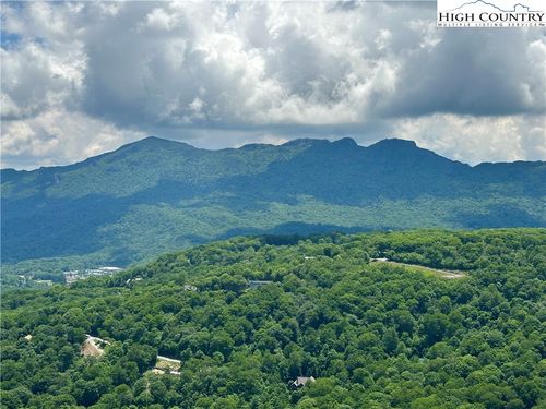 2718-303 Sugar Top Dr, Sugar Mountain, NC, 28604-8742 | Card Image