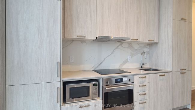 1808 - 10 Honeycrisp Cres, Condo with 0 bedrooms, 1 bathrooms and null parking in Vaughan ON | Image 9