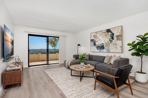 245 Fairlee Ln, Encinitas, CA, 92024-4229 | Card Image