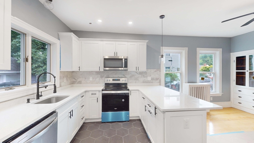 Hope St, Attleboro, MA 02703