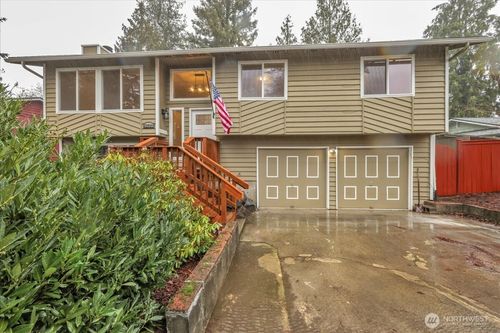 22026 Se 269th Pl, Maple Valley, WA, 98038-7426 | Card Image